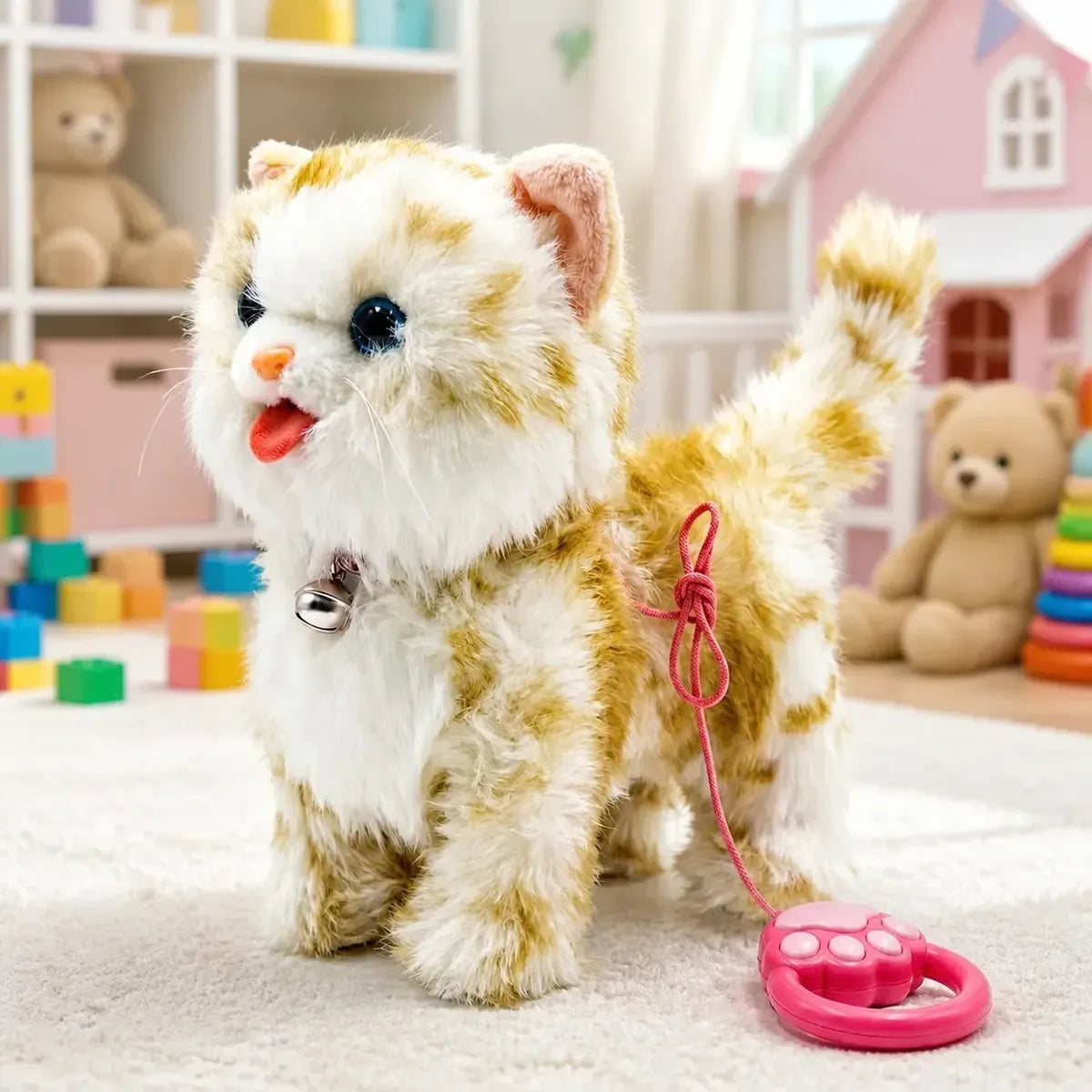 Gatito de peluche en habitación